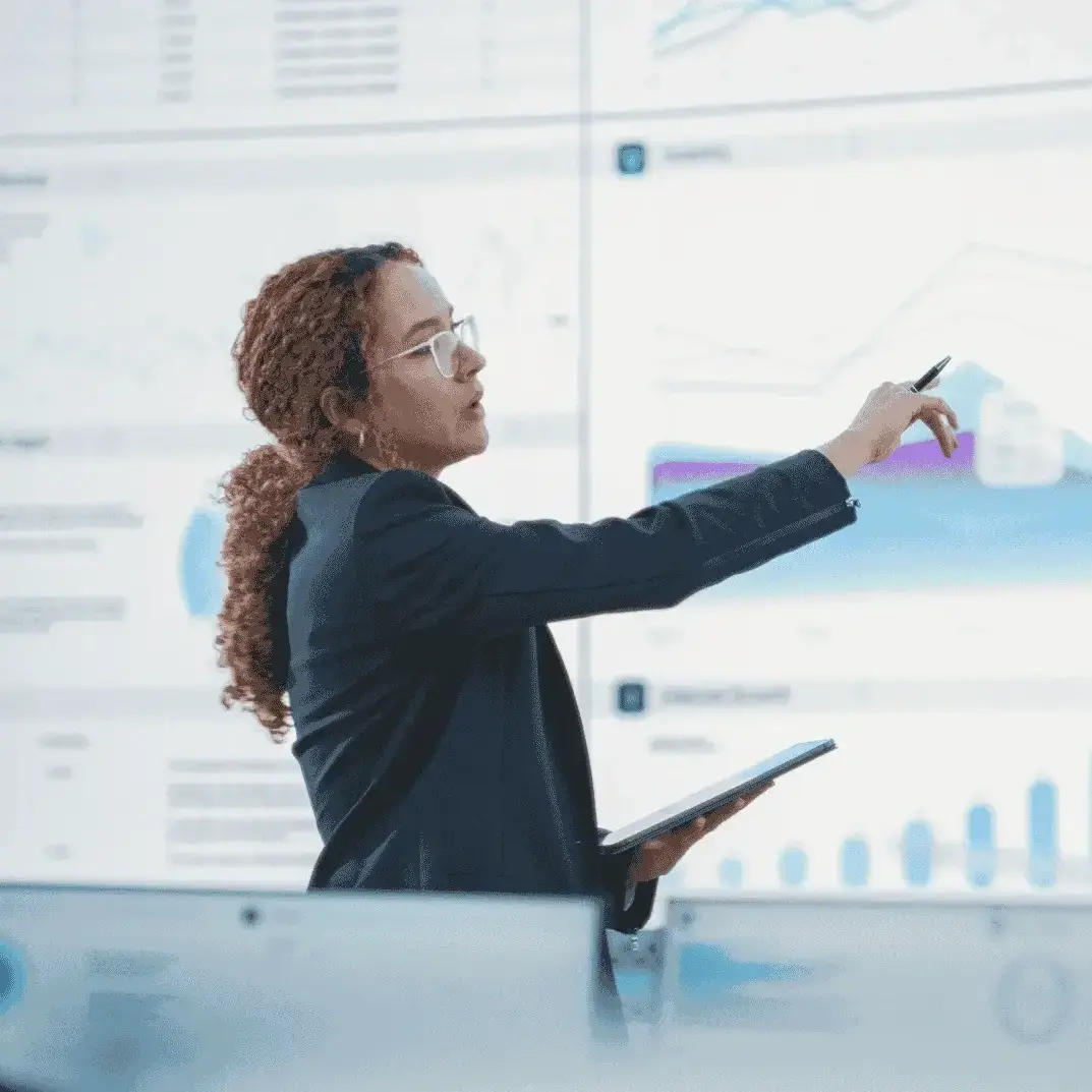 office-woman-leading-presentation-sq